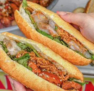 Hình ảnh Bánh mì bột lọc - thịt xíu