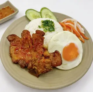 Hình ảnh Cơm sườn trứng