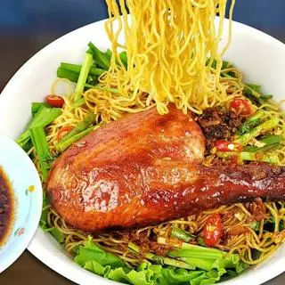 Hình ảnh Mỳ trộn gà giòn