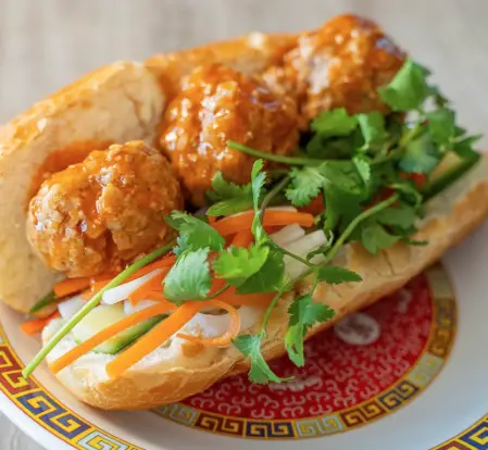 Hình ảnh Bánh mì xíu mại