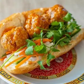 Hình ảnh Bánh mì xíu mại