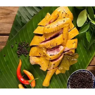 Hình ảnh Gà Ủ Muối Hoa Tiêu 1/2 Con(Chặt Sẵn)