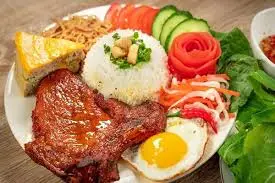 Hình ảnh Cơm tấm sườn đầy đủ