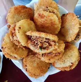 Hình ảnh Xôi chiên nhân thịt - chà bông