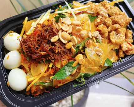 Hình ảnh Bánh tráng phơi sương trộn thập cẩm