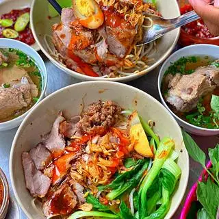 Hình ảnh Hủ tiếu xá xíu khô