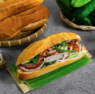 Hình ảnh Bánh mì chả+trứng 