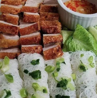 Hình ảnh Bánh hỏi heo quay