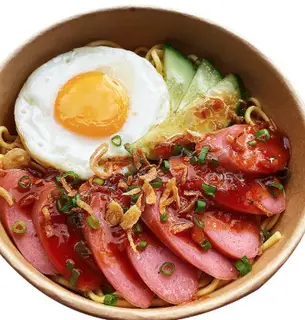 Hình ảnh Mì trộn xúc xích