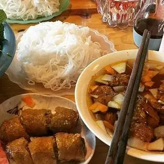 Hình ảnh Bún chả lẫn đặc biệt