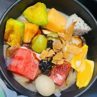 Hình ảnh CHÈ TRÁI CÂY NHIỆT ĐỚI MIX VỚI RAU CAU MÁT LẠNH