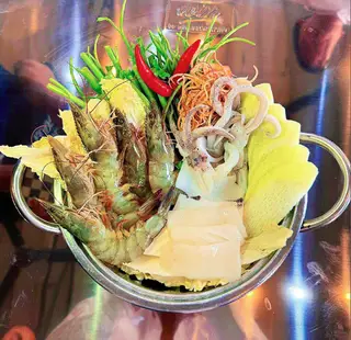 Hình ảnh Lẩu tomyum tôm mực