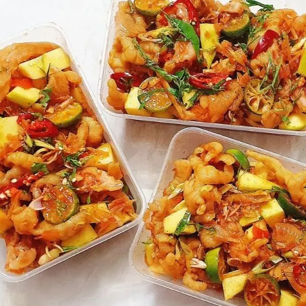 Hình ảnh Bếp Cô Thỏ - Ăn Vặt & Chân Gà Sốt Thái - Huỳnh Tấn Phát