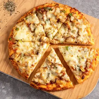 Hình ảnh Pizza thập cẩm kèm lạp xưởng