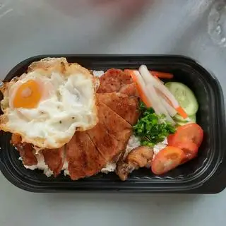 Hình ảnh Cơm tấm sườn - trứng