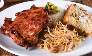 Hình ảnh Cơm tấm sườn bì chả