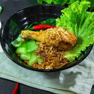 Hình ảnh Mì Trộn Gà Quay Da Giòn( Đùi tỏi)