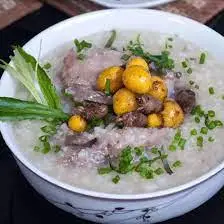Hình ảnh Cháo gà xé - trứng non kèm rau