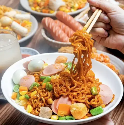 Hình ảnh TIỆM NHÀ GẠO - Chân Gà Sốt Thái & Mì Trộn - Quang Trung