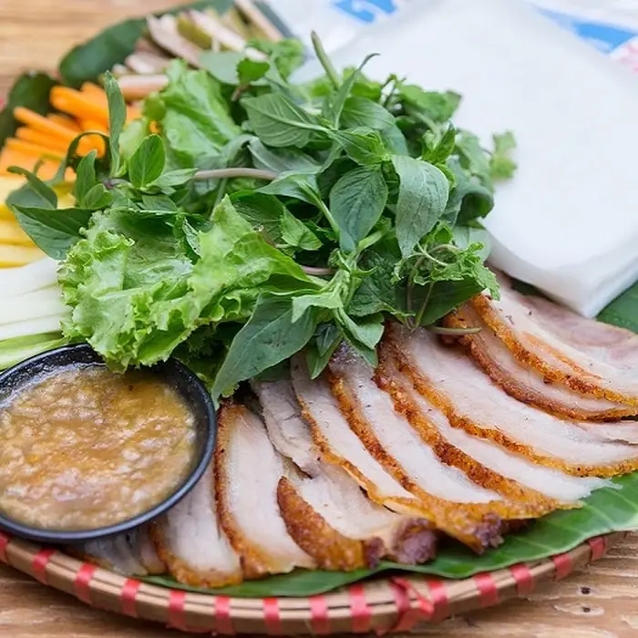 Hình ảnh Bánh tráng cuốn thịt heo quay