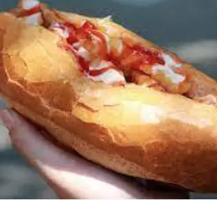 Hình ảnh Bánh mì nem khoai - Chanh sả