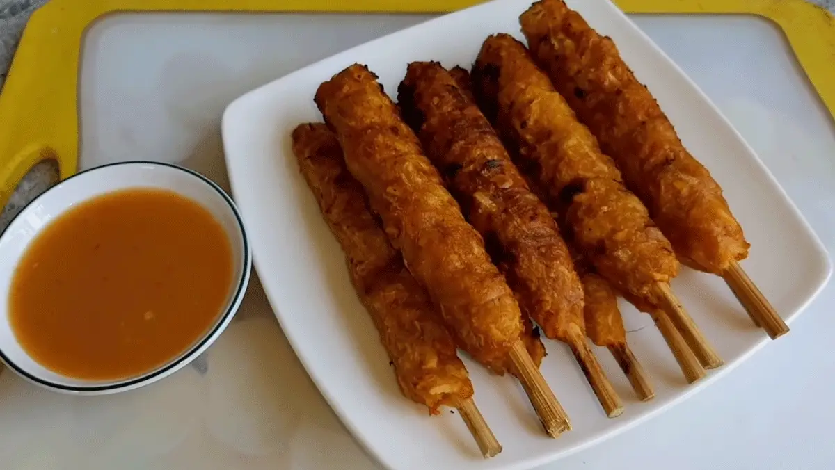 Hình ảnh 1 cây Nem nướng