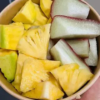 Hình ảnh Xoài giòn - mận đỏ - thơm vàng
