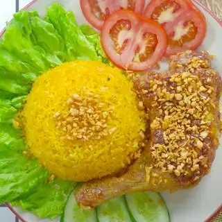Hình ảnh Cơm gà chiên mắm tỏi