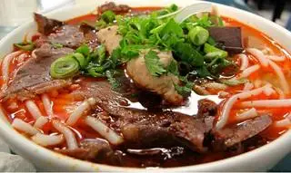 Hình ảnh Bún bò móng tái
