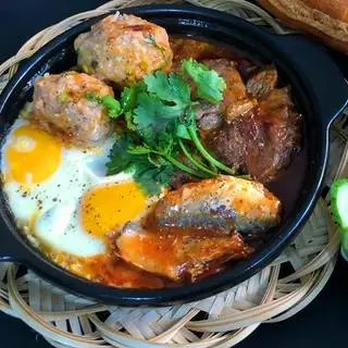 Hình ảnh Bánh mì cá hầm phần chấm