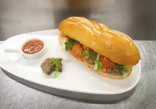 Hình ảnh Banh mi pate - chả chay