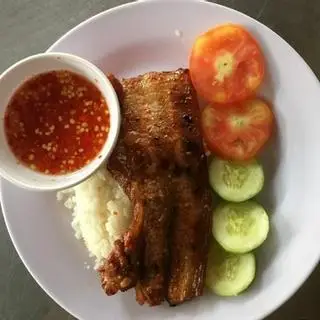 Hình ảnh Cơm ba rọi nướng muối ớt 