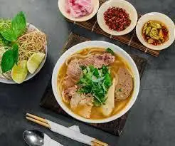 Hình ảnh Bún bò tái nạm chả