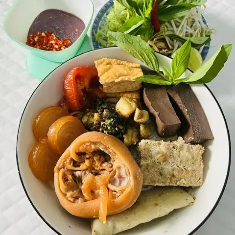 Hình ảnh Bún Riêu & Bún Chả Giò Cậu Út - Nguyễn Cửu Vân