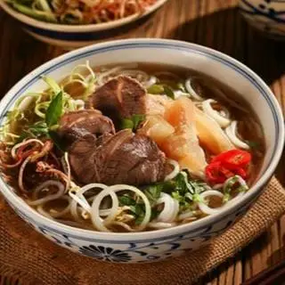 Hình ảnh Bún bò tái nạm - gân