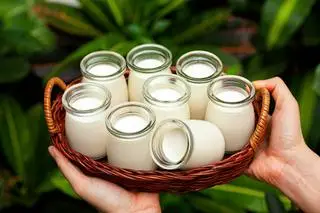 Hình ảnh Sữa chua truyền thống - 1 hủ
