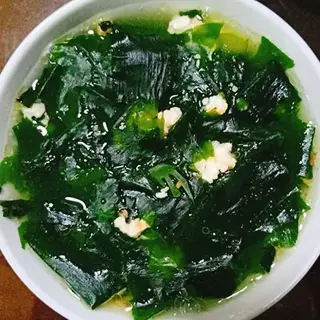 Hình ảnh Canh rong biển thịt