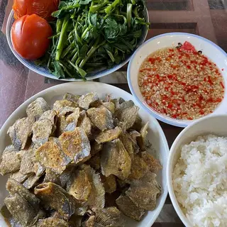 Hình ảnh Cơm khô cá sặc bướm