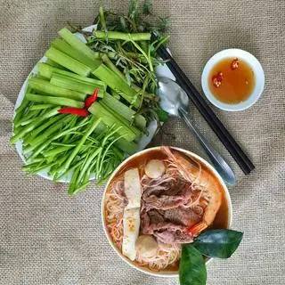 Hình ảnh Bún Thái tôm mực