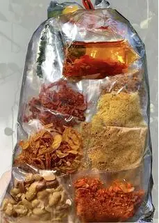 Hình ảnh Bánh tráng trộn full topping