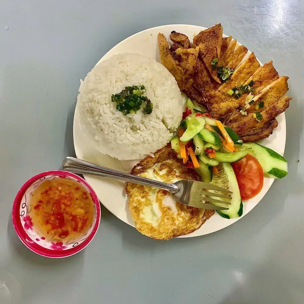 Hình ảnh Cơm sườn tấm - pepsi