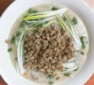 Hình ảnh Cháo thịt bằm (750 - 800ml)- có hành lá , tía tô