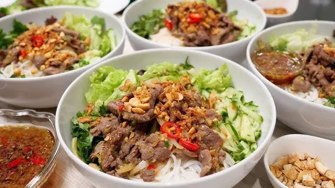 Hình ảnh Bún thịt bò xào