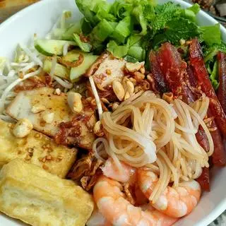 Hình ảnh Bún nước tương thập cẩm ( tặng ly coca)