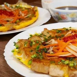 Hình ảnh Bột khoai môn chiên 2 trứng