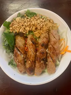 Hình ảnh Bún trộn nem nướng