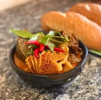 Hình ảnh Phá Lấu Bò Thập Cẩm 500Gr - 2 Bánh mì (Dành cho nhóm 2-3 người)