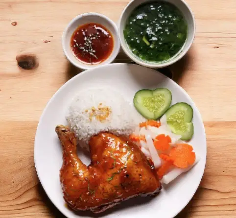 Hình ảnh Cơm gà sốt tomyum lớn