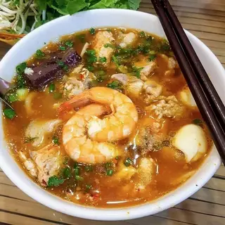 Hình ảnh Bánh canh ghẹ thập cẩm