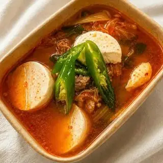 Hình ảnh Canh kim chi thịt heo